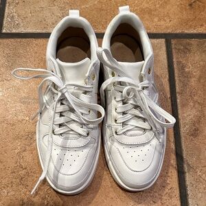 Vionic White Sneakers Size 8